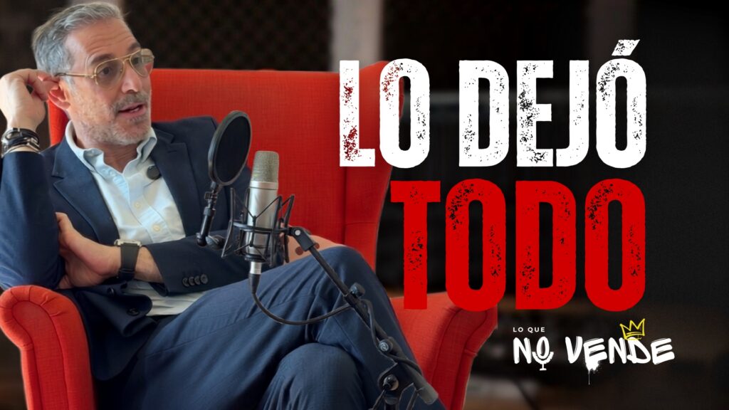 Maxi Rese durante una entrevista en el podcast Lo que no vende, sentado en un sillón rojo con un micrófono delante. La miniatura incluye el texto: «lo dejó todo».